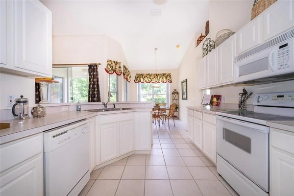 Kitchen before New Appliances