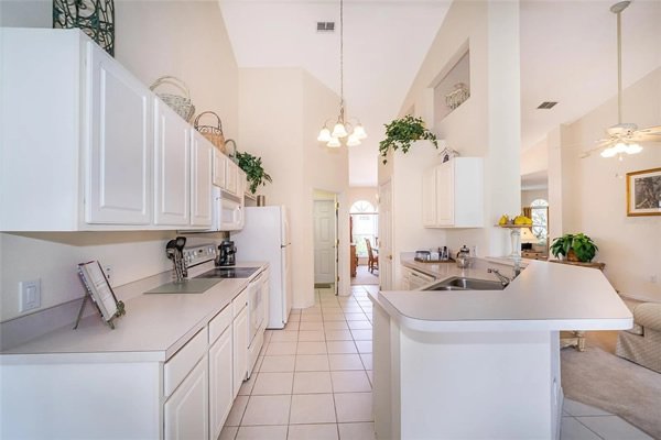 Kitchen before New Appliances